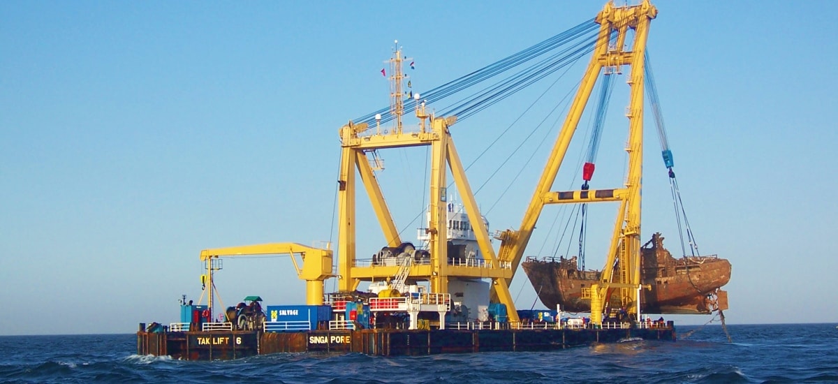 Wreck_removal_Taklift_4_heavy_lift_vessel.jpg