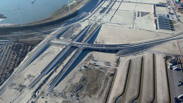 Small-netherlands-mv2-roads-rails.jpg