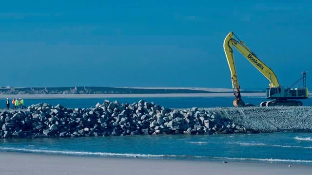 corporate-brochure-maasvlakte-2__1_.jpg