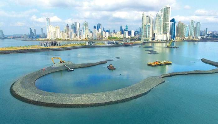 Dredging_land_reclamation_artificial_island_Punta_Pacifica.jpg