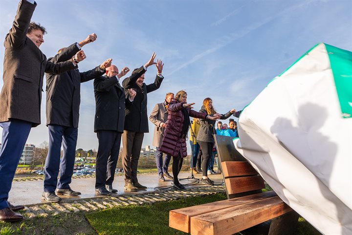 opening-dijk-delfzijl-030__1_