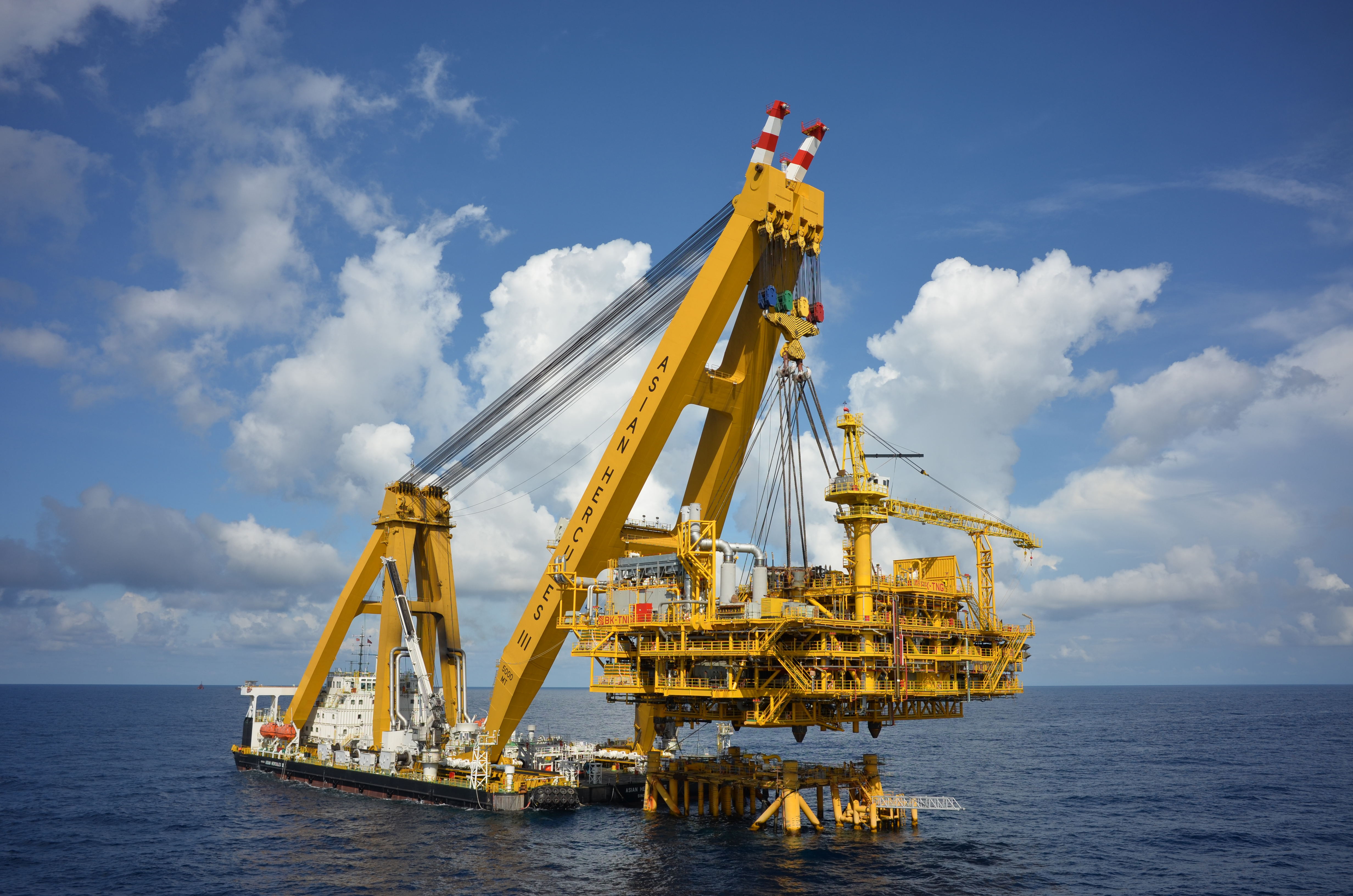 Solutions Oil & Gas Platform Installation
