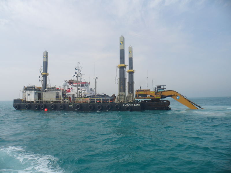 Goodwin_Sand_backhoe_dredger.jpg