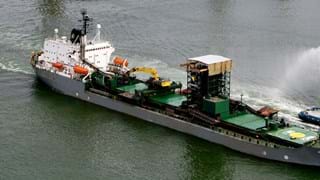 DPFV_Sandpiper_accompagnied_by_SMIT_tugs_on_her_way__to_worksite_header.jpg