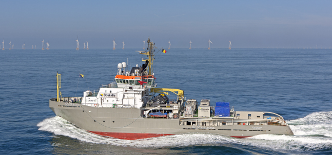 Anchor_handling_tug_Sovereign.png