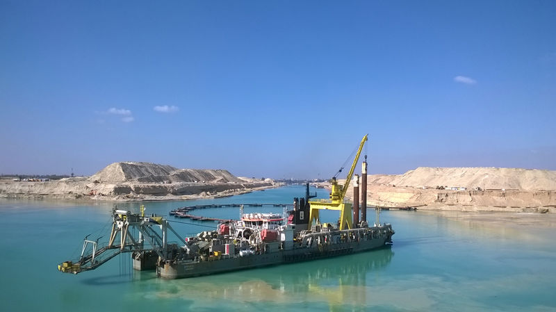 Dredging_cutter_suction_dredger_Suez.jpg